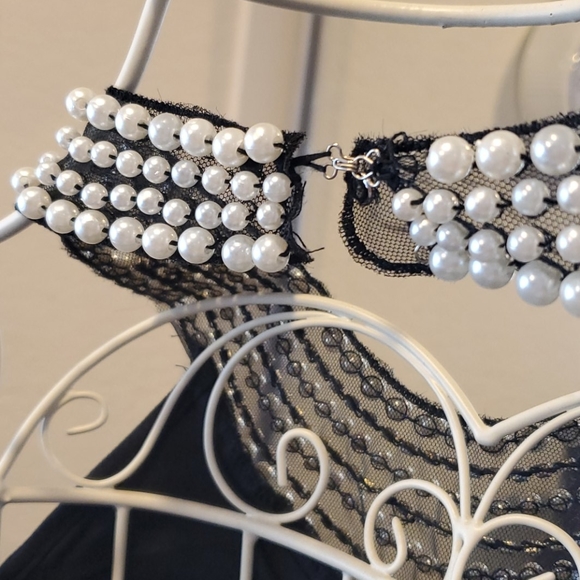 B-Envied halter top BLACK - Picture 5 of 5